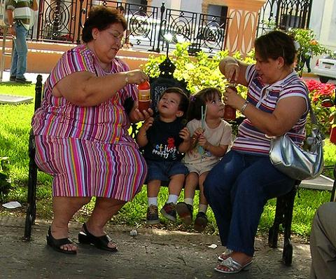 Los bebés con sobrepeso pueden mostrar retraso en el desarrollo motor