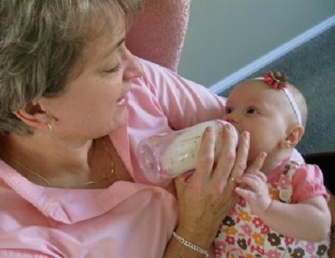 El embarazo a los 50 es un riesgo vital para madre y bebé