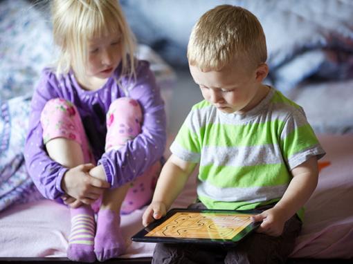 Las niñas prefieren el iPhone, los niños el iPad