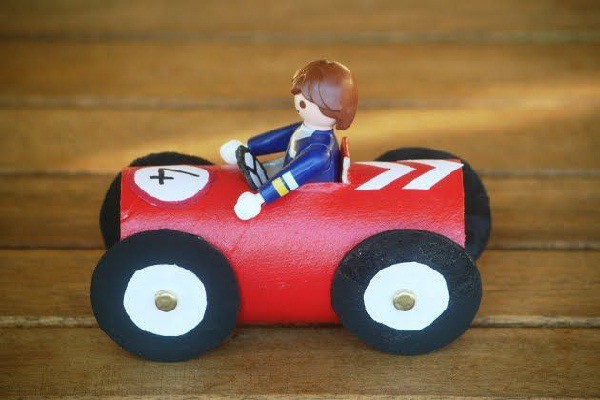 Manualidades infantiles: Coches reciclados