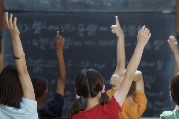 Los niños no se lavan las manos en la escuela