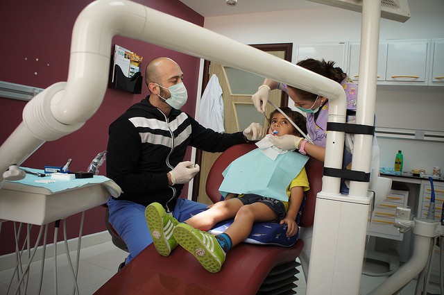 Solo el 57 por ciento de los pequeños acude periódicamente el dentista