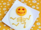 Receta para Halloween: Huevos fritos que dan miedo