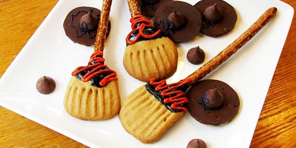 Receta para Halloween: Escoba de bruja con galleta