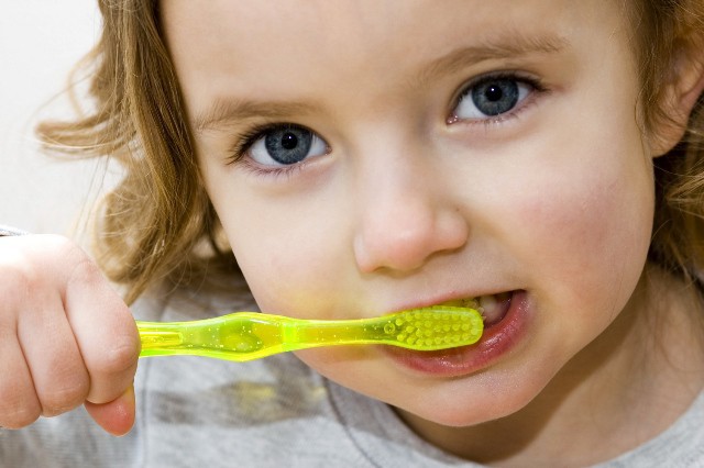 Un 10 por ciento de los niños sigue sin limpiarse los dientes