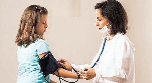 Mayor riesgo de hipertensión en los niños que en las niñas