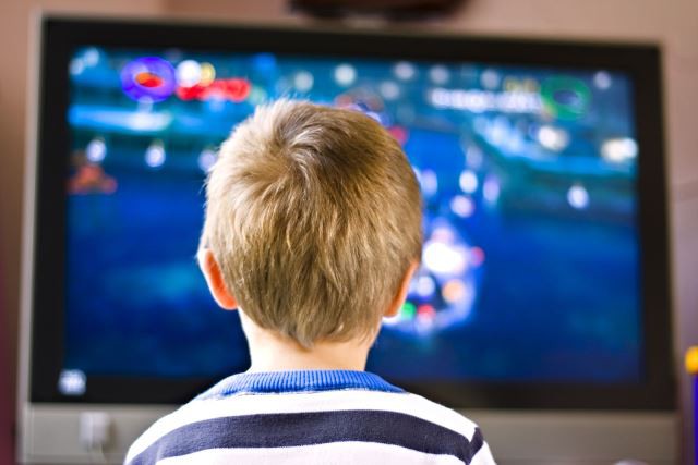 Demasiada televisión en los niños les causa depresión