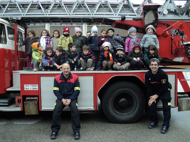 Los niños murcianos visitaran a los bomberos a cambio de alimentos