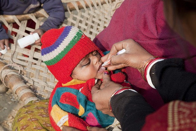 Miles de pequeños no son vacunados contra la polio