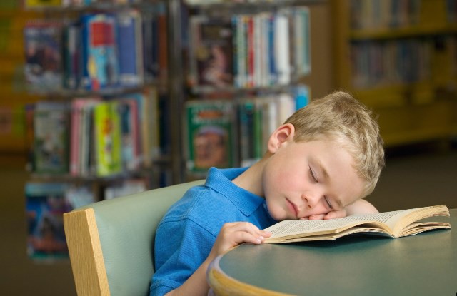 La siesta en el cole ayuda a los niños en el aprendizaje