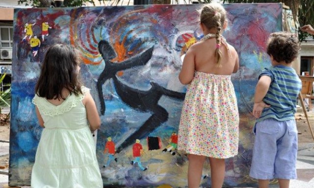 Talleres infantiles en la Plaza Gabriel Miró de Alicante