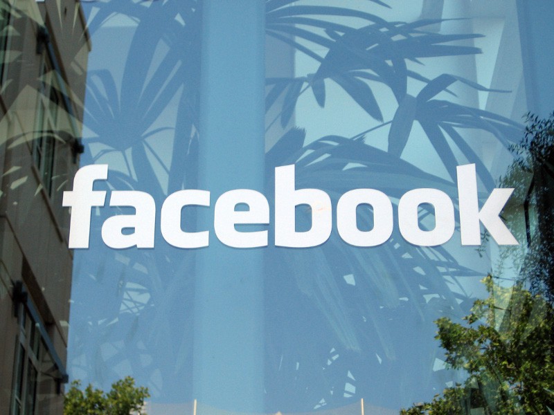 Facebook y su problema con la lactancia