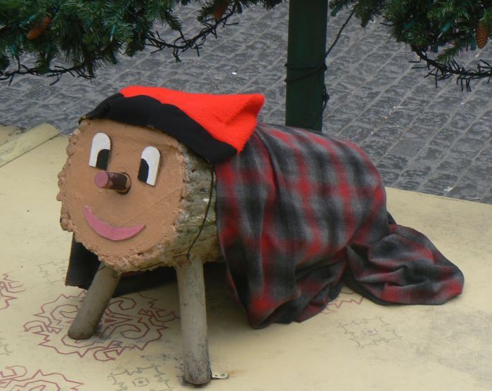 Personajes tradicionales navideños: Tió de Nadal