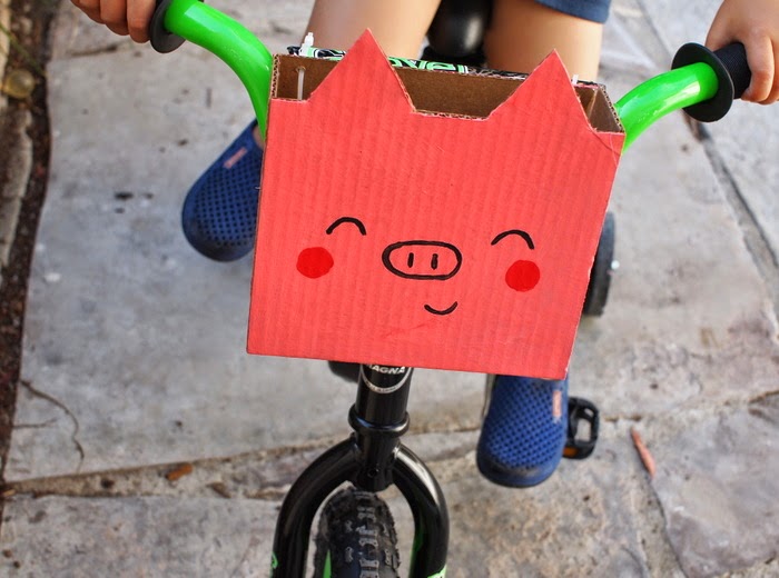 Juguetes caseros: Cesta para la bici