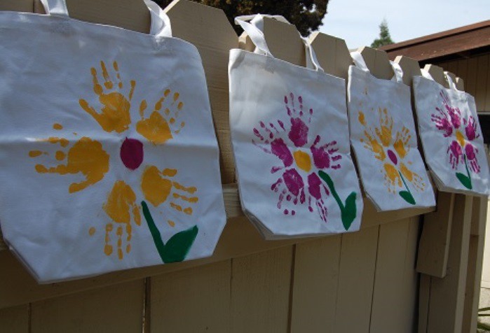 Ideas para el Día de la Madre: Bolsa de tela con las huellas del niño