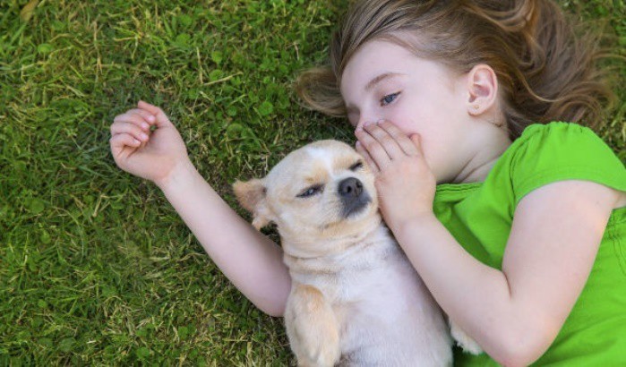 Los niños confían más en sus mascotas que en los familiares