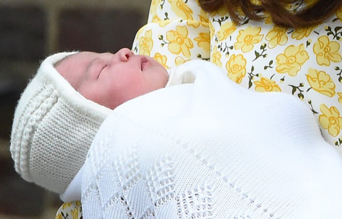 La recién nacida Princesa Carlota de Cambridge, luce moda española