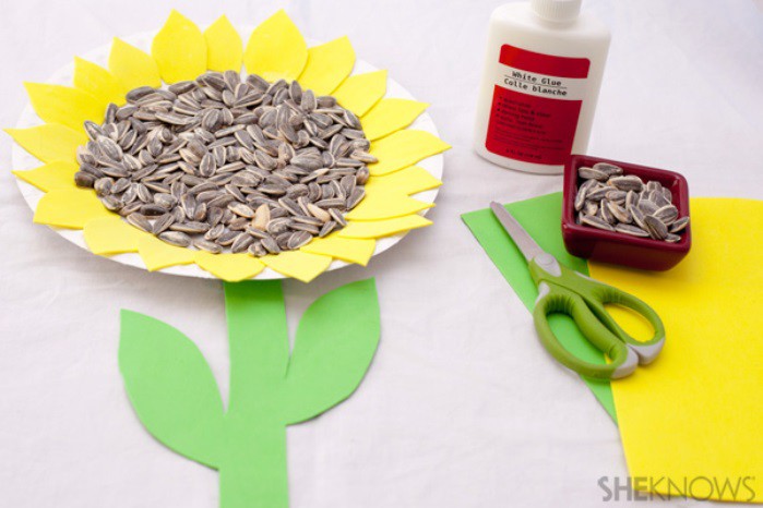 Manualidades infantiles: Girasol con pipas