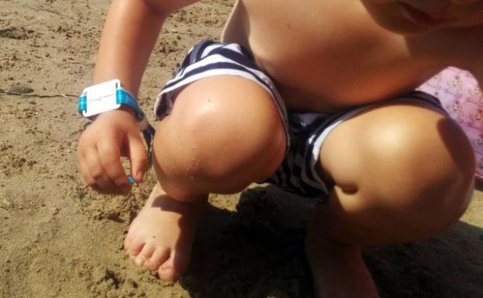 Pulseras inteligentes para localizar a los niños en las playas de Castellón