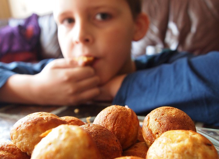 Casi la mitad de niños españoles desayunan solos