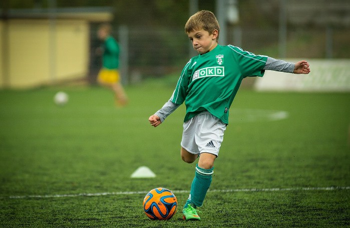 Los niños futbolistas no podrán rematar de cabeza en Estados Unidos