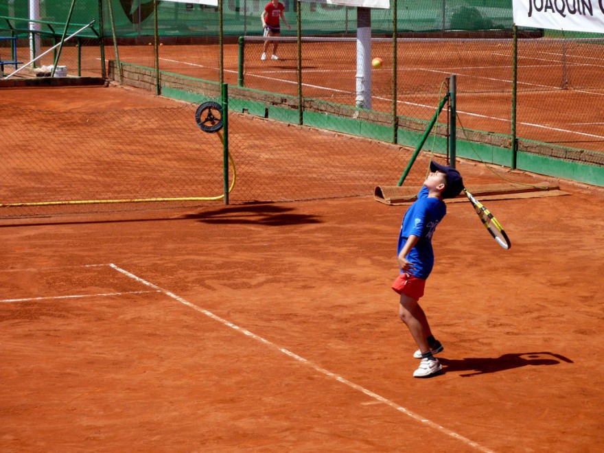 Beneficios de jugar al tenis Beneficios de jugar al tenis