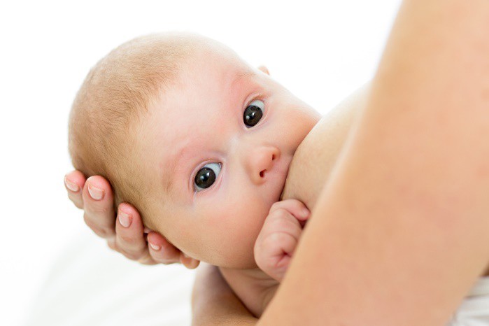 La leche materna no contiene suficiente vitamina D