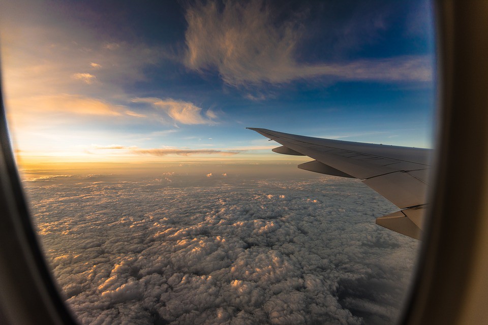 Algunos pasajeros prohibirían volar a bebés y niños