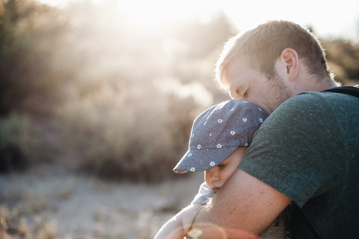 Tomar la baja por paternidad crea padres más comprometidos con sus hijos