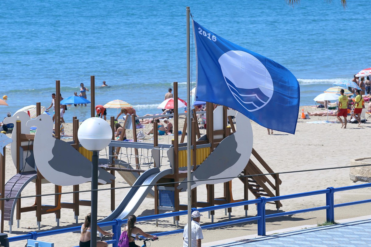 Las mejores playas españolas, con bandera azul, para disfrutar en familia