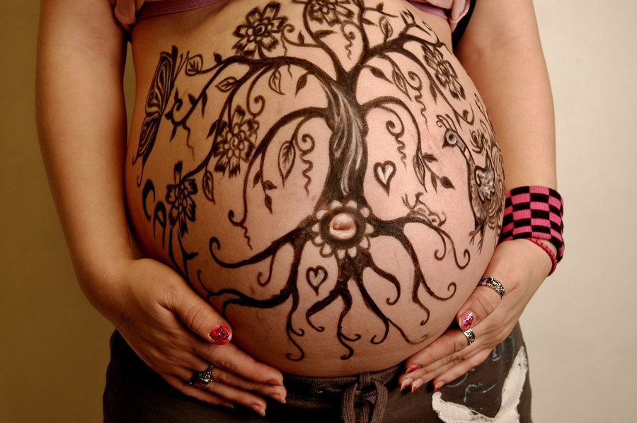 Tatuajes de henna para embarazadas ¿son seguros?