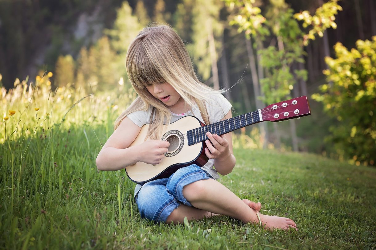 La música en la educación de los niños: letra de la canción El Pozo