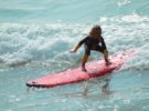 Campamentos de surf para niños en Galicia durante el verano