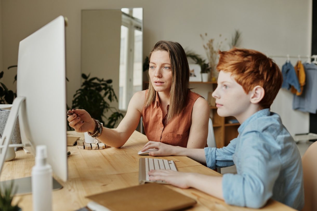 Conoce las ventajas de trabajar con niños y el camino hasta conseguirlo