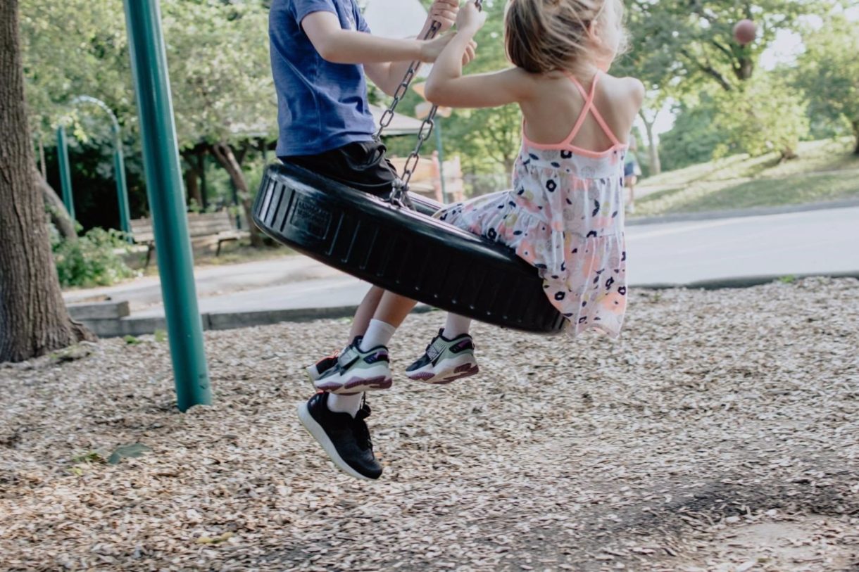 Juegos divertidos para jugar con niños en parque