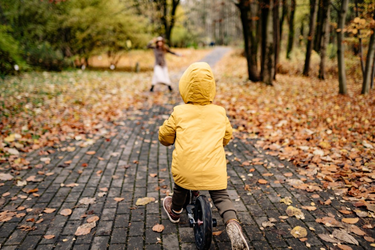 Adultocentrismo: ¿Qué es y de qué forma afecta a los niños?