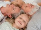 Abuelas: estudio sobre la conexión emocional con los nietos