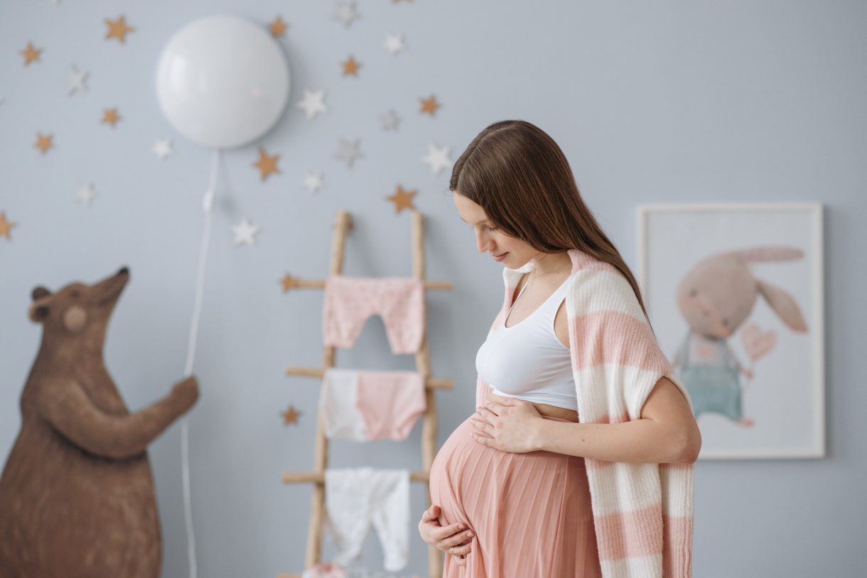 Cómo aplicar la regla 60-30-10 en la habitación del bebé