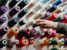 Seis beneficios de los talleres de costura para niños
