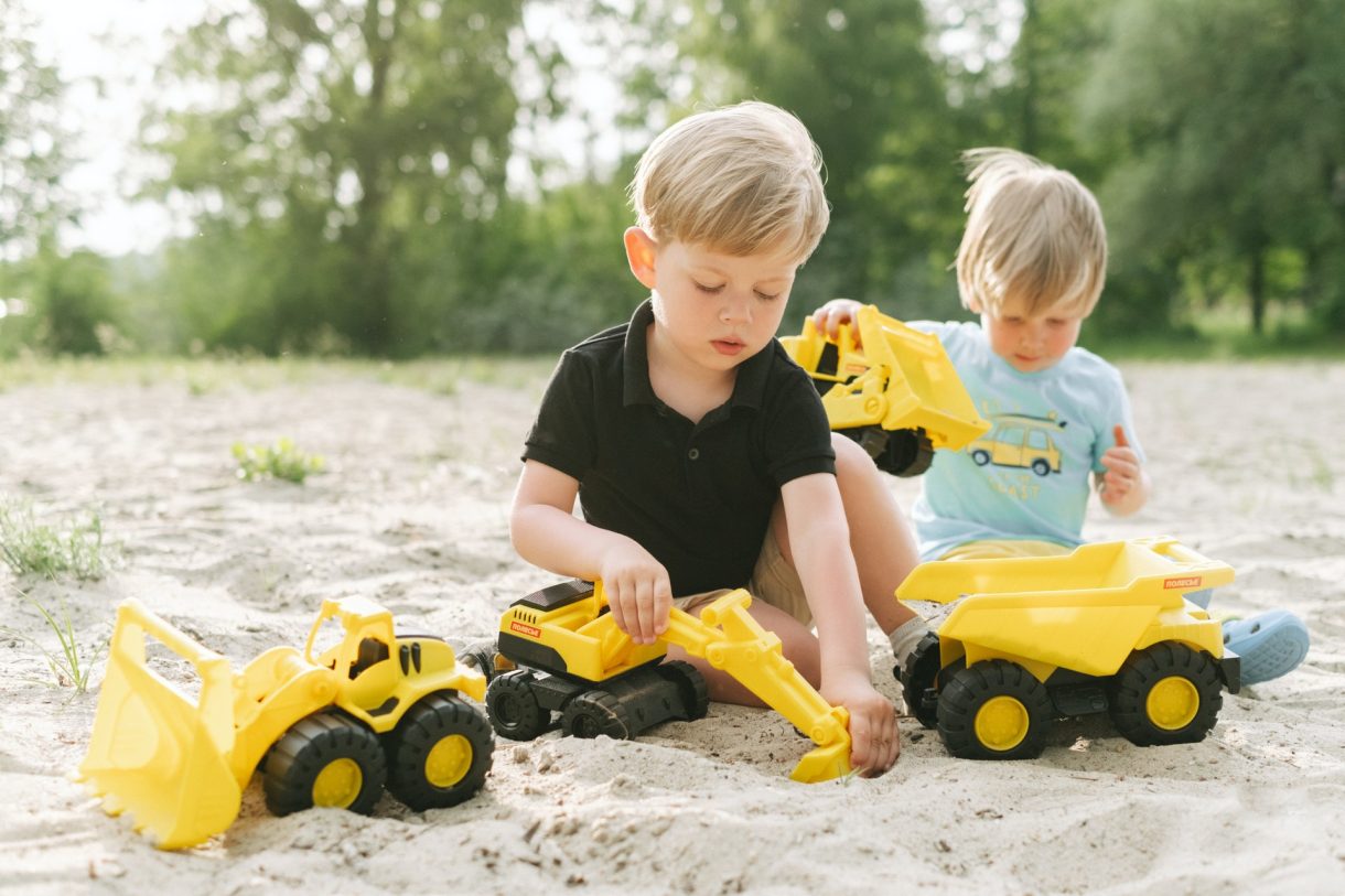 Juegos y juguetes para niños: cuál es la diferencia entre ambos