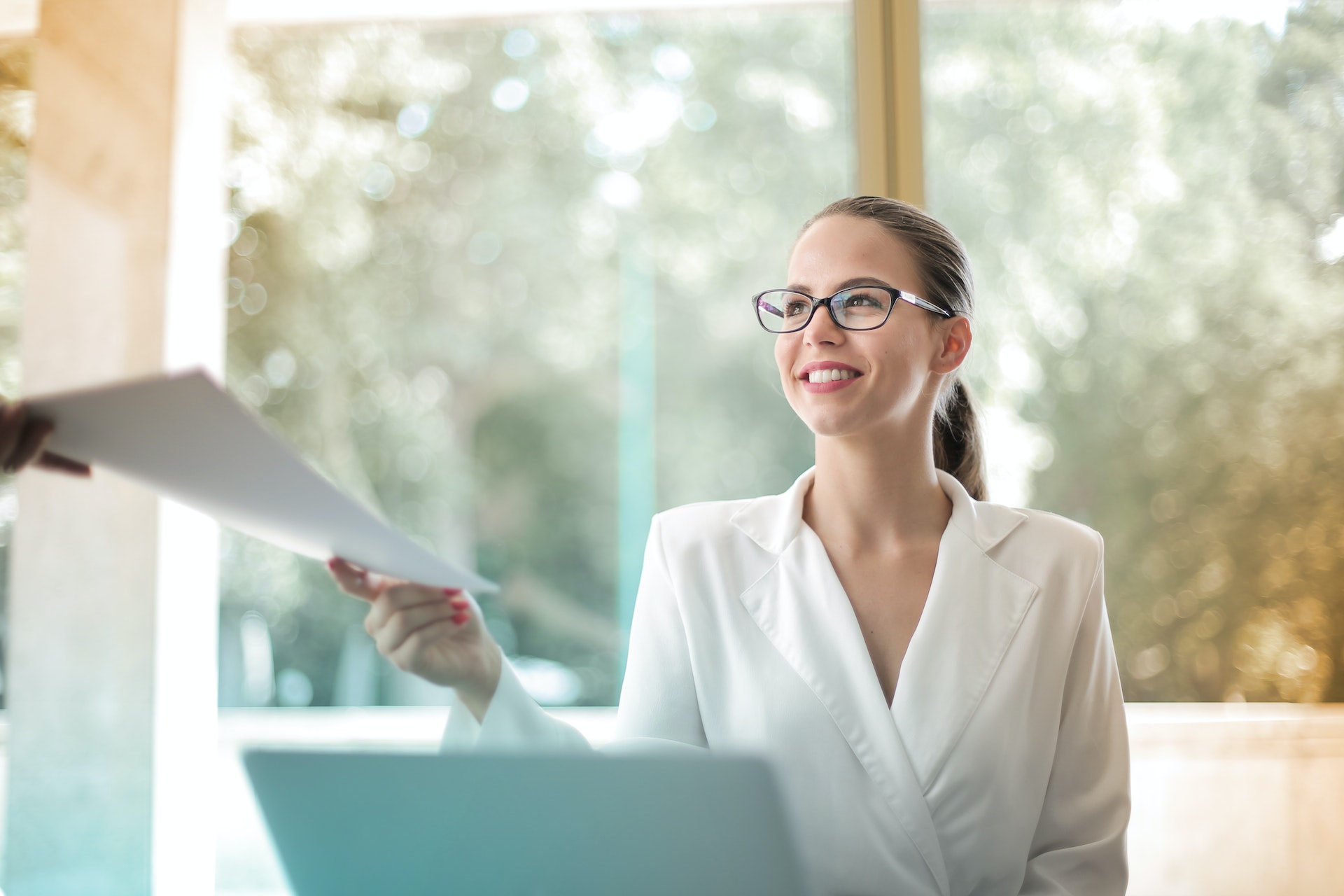 Trabajo Hibrido Para Profesionales Que Han Formado Una Familia