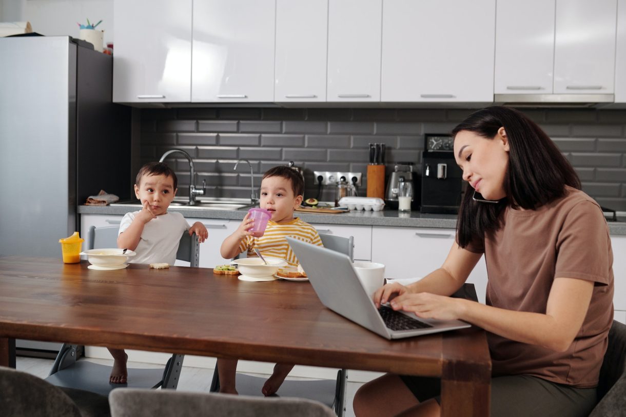 Cinco retos actuales de la crianza para padres y madres