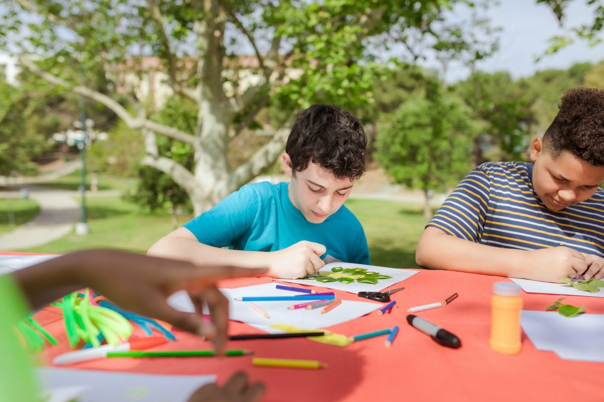 Cuando tu hijo acude al primer campamento de verano: 5 consejos