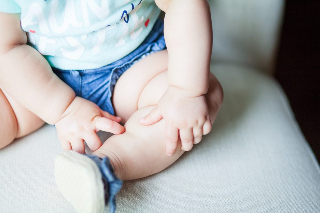 Cómo actuar como padre cuando el abuelo tiene un nieto favorito