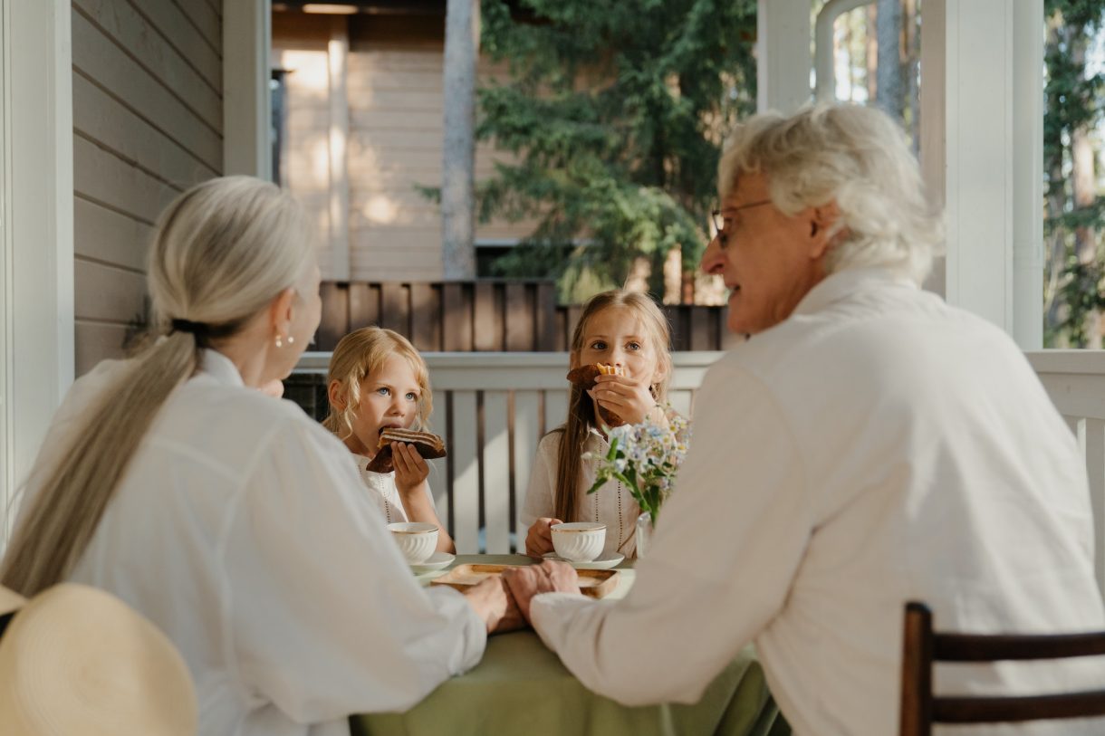 Vuelta al cole: consejos para compartir tiempo con los abuelos