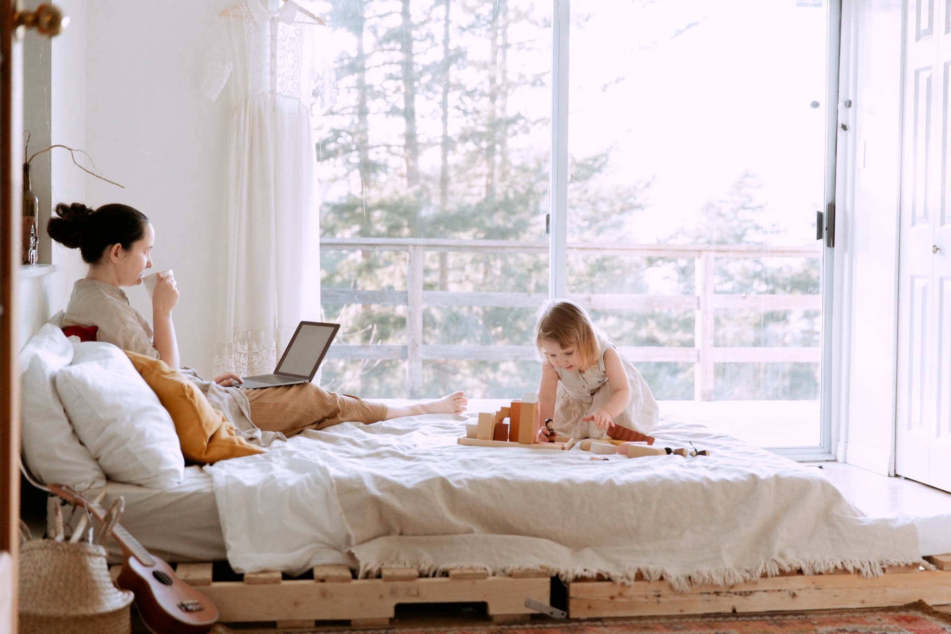 Padres Y Madres Que Trabajan Demasiado En La Actualidad