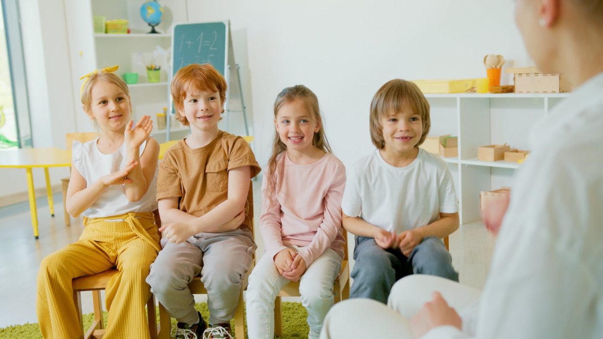 Cuando los hijos estudian en coles diferentes: causas frecuentes