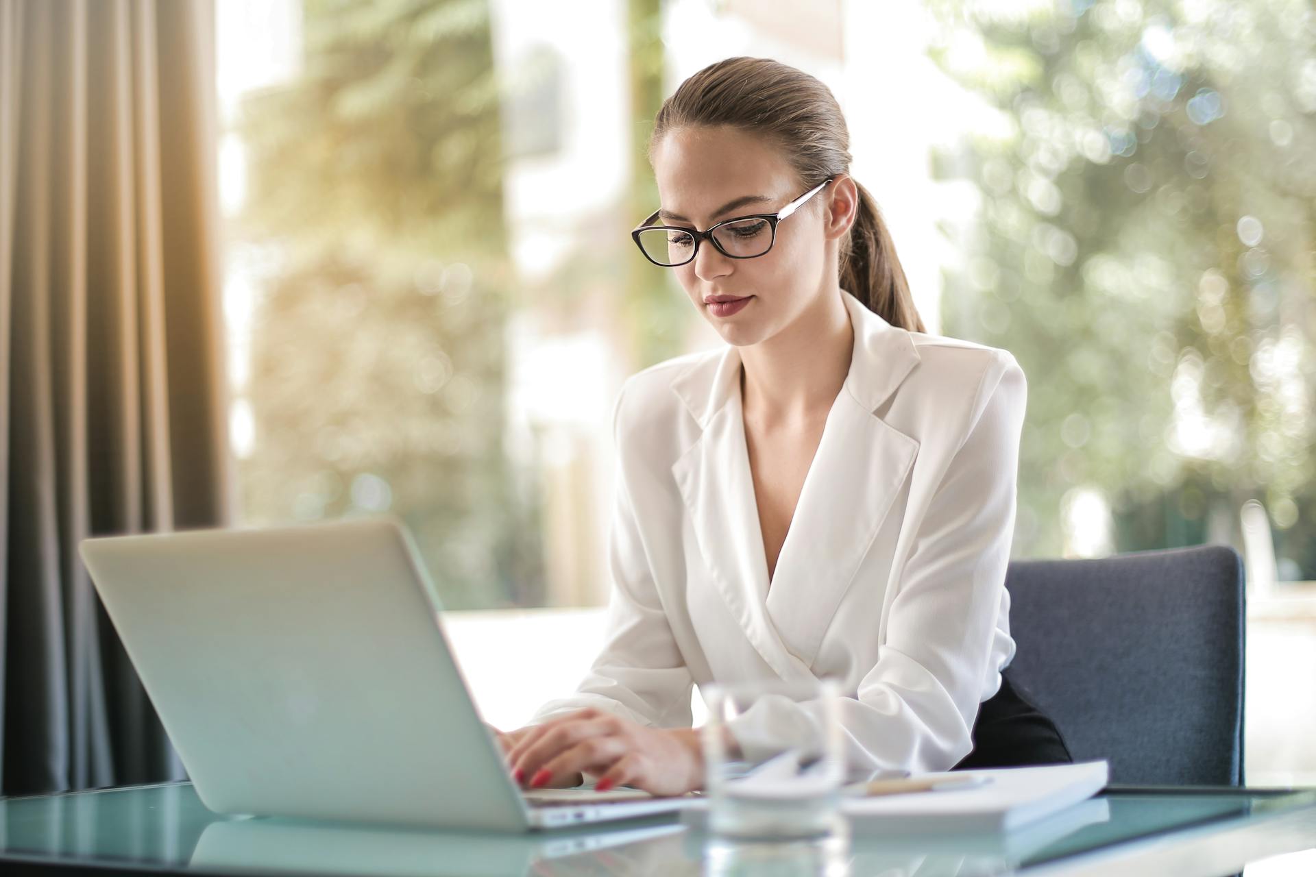 Ventajas Del Trabajo Hibrido Para Madres Y Padres Trabajadores En Empresas