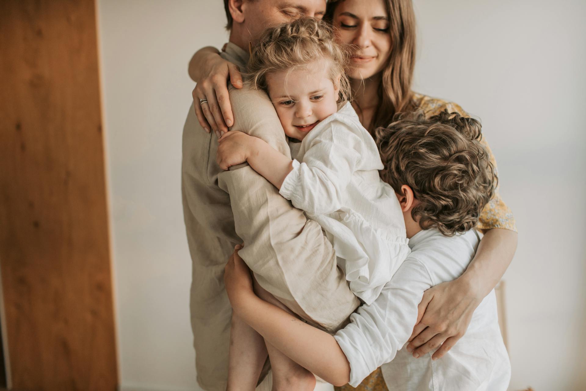 Como Ser Mas Carinoso Con Tu Hijo A Traves De Un Abrazo