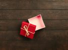 9 ideas de regalo para bebé por nacimiento o bautizo